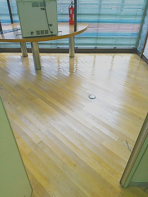 �t���[�����O���F���b�N�X�h�z�{�H��