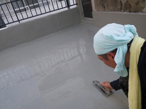 �E���^���g�b�v�R�[�g�h�z